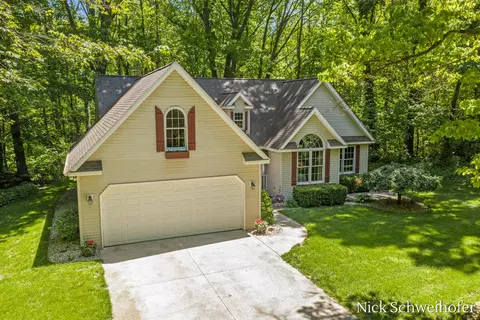 5932 Wilderness Trl, Hamilton, MI 49419