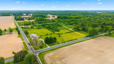 2695 62nd St, Fennville, MI 49408