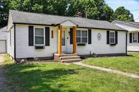 315 N Cedar St, Schoolcraft, MI 49087