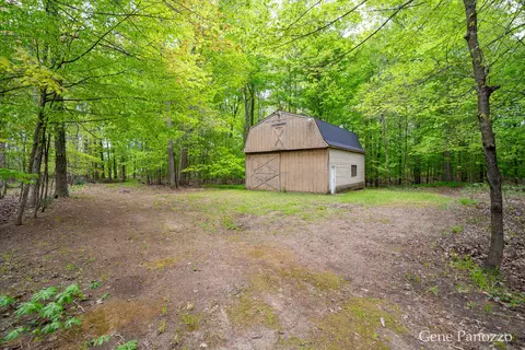 6998 60th St SE, Caledonia, MI 49316