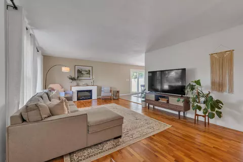 12611 15 12 Mile Rd, Marshall, MI 49068