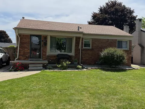 15071 Cameron St, Southgate, MI 48195