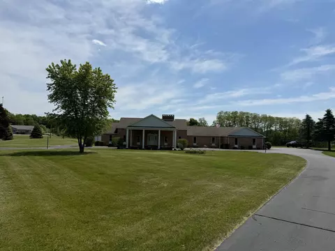 1111 N Lake Pleasant Rd #08, Hillsdale, MI 49242