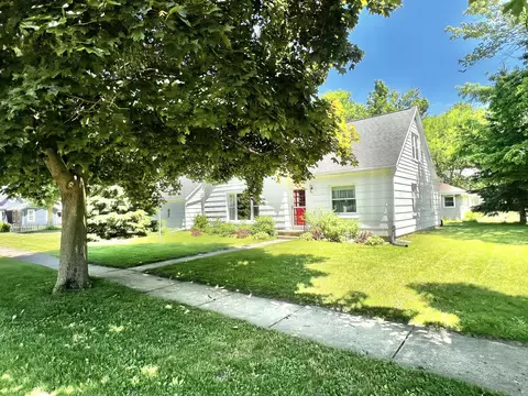 Exterior - 101 N Jackson St, Hanover, MI 49241 photo 4 of 13