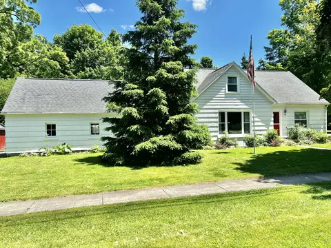 Exterior - 101 N Jackson St, Hanover, MI 49241 photo 3 of 13