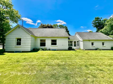 Exterior - 101 N Jackson St, Hanover, MI 49241 photo 5 of 13