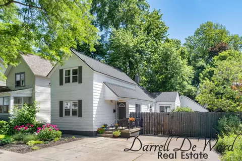 916 Lincoln Ave NW, Grand Rapids, MI 49504