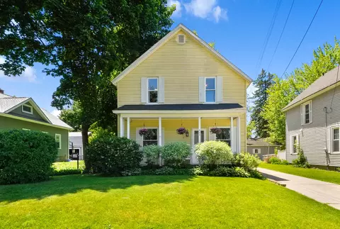 604 Hubbard St NE, Grand Rapids, MI 49525