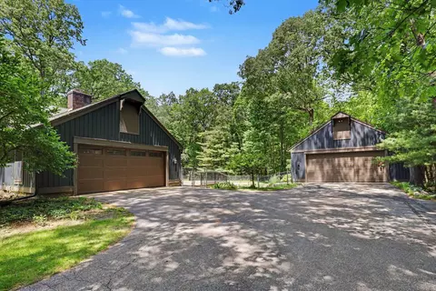 385 Greentree Ln NE, Ada, MI 49301 photo 8