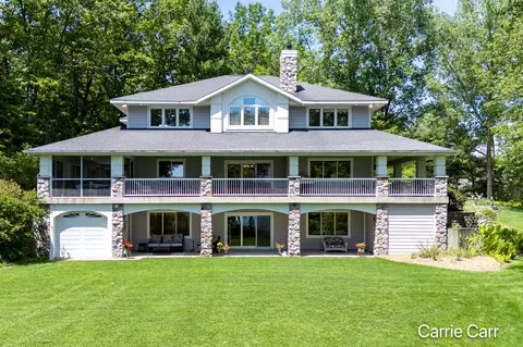 8170 Freska Lake Dr NE, Comstock Park, MI 49321