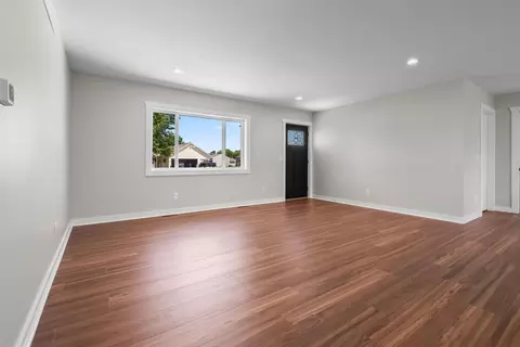 Living - 15 Michael Dr, Coldwater, MI 49036 photo 1 of 4