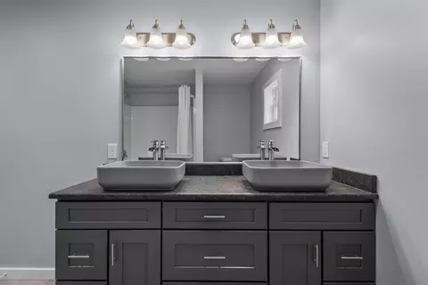 Bath - 15 Michael Dr, Coldwater, MI 49036 photo 3 of 4