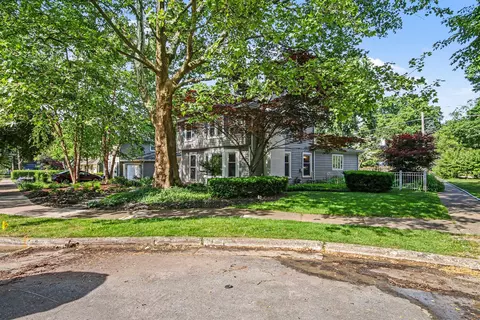 1047 Orchard Ave SE, Grand Rapids, MI 49506