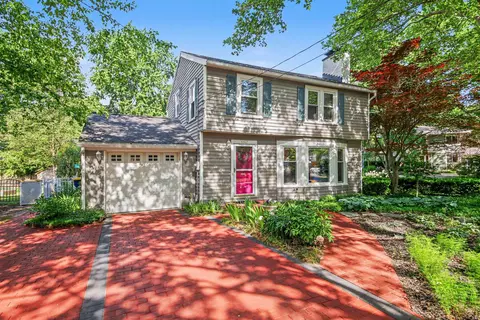1047 Orchard Ave SE, Grand Rapids, MI 49506