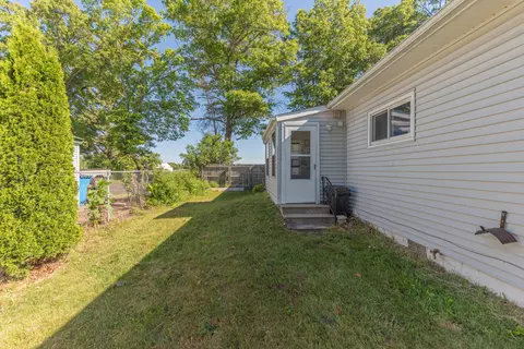 Exterior - 9437 Cady Rd, Jackson, MI 49201 photo 7 of 12