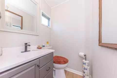 Bath - 9437 Cady Rd, Jackson, MI 49201 photo 3 of 3