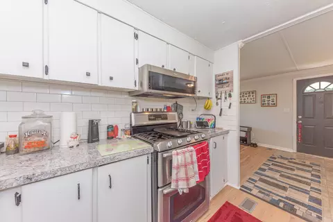 Kitchen - 9437 Cady Rd, Jackson, MI 49201 photo 3 of 4
