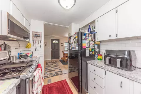 Kitchen - 9437 Cady Rd, Jackson, MI 49201 photo 4 of 4
