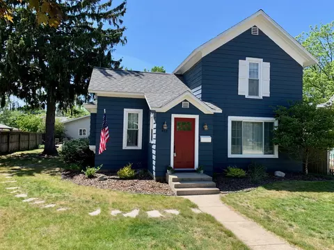 413 N Rath Ave, Ludington, MI 49431