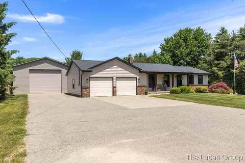 6669 Fillmore St, Allendale, MI 49401