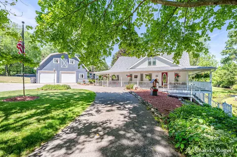 2295 Fallasburg Park Dr NE, Lowell, MI 49331