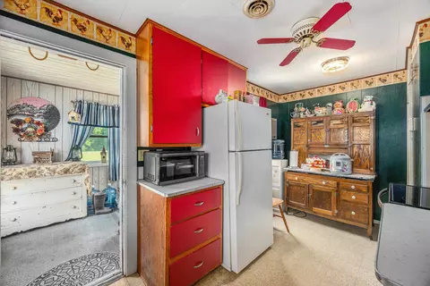 Kitchen - 14450 Wing Rd, Bellevue, MI 49021 photo 1 of 2