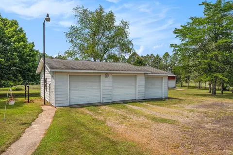 Exterior - 14450 Wing Rd, Bellevue, MI 49021 photo 4 of 5