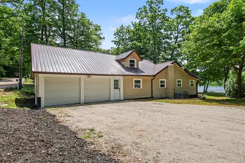 3562 Woods Dr NE, Sand Lake, MI 49343