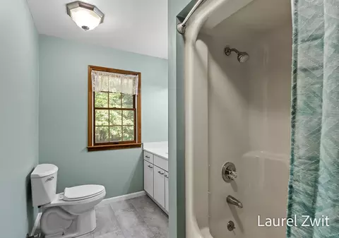Bath - 3909 Jay Rd, Whitehall, MI 49461 photo 2 of 5