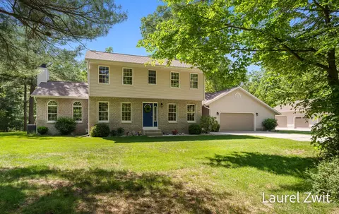 3909 Jay Rd, Whitehall, MI 49461