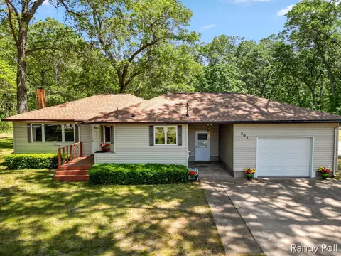 302 S Brooks Rd S, Muskegon, MI 49442