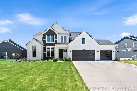 13059 Pine Glen Dr, Grand Haven, MI 49417
