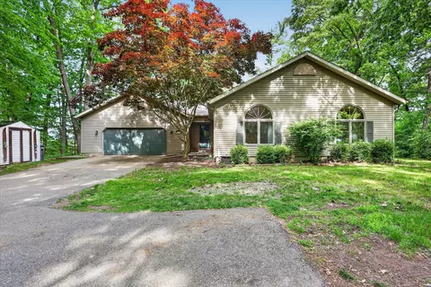1286 Bridge Rd, Allegan, MI 49010