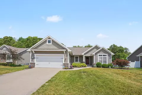 2212 Oakland Farms Trl, Portage, MI 49024