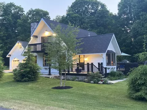 7452 Leonard Ave, Manistee, MI 49660