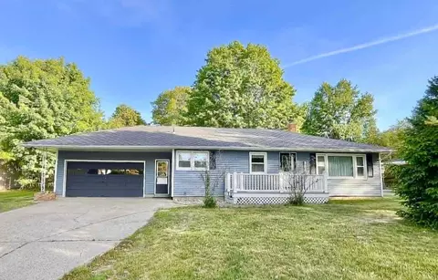 1683 Shorewood Dr, Norton Shores, MI 49441