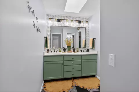 Bath - 7047 Mckay Rd, Jackson, MI 49201 photo 5 of 8