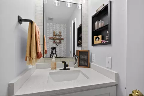 Bath - 7047 Mckay Rd, Jackson, MI 49201 photo 4 of 8