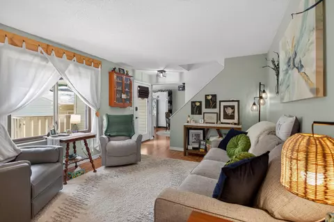 Living - 7047 Mckay Rd, Jackson, MI 49201 photo 4 of 5