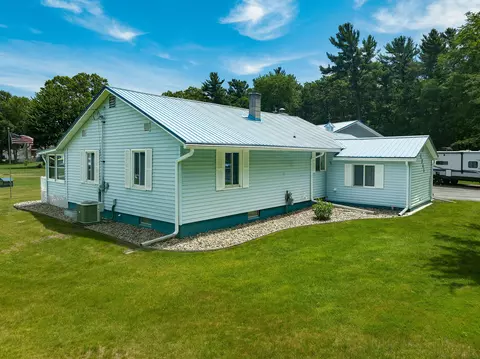 2345 Johnston Ave, Twin Lake, MI 49457