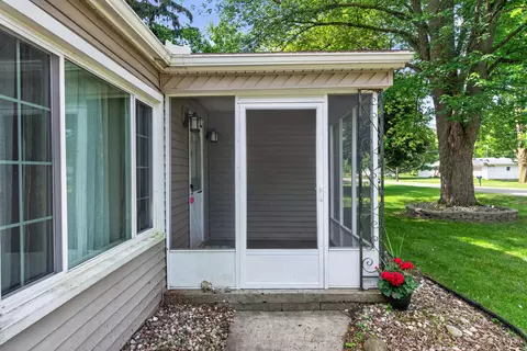 Exterior - 539 Jacqueline St, Jackson, MI 49202 photo 3 of 11