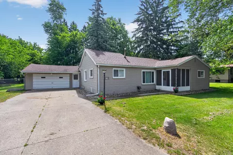 539 Jacqueline St, Jackson, MI 49202