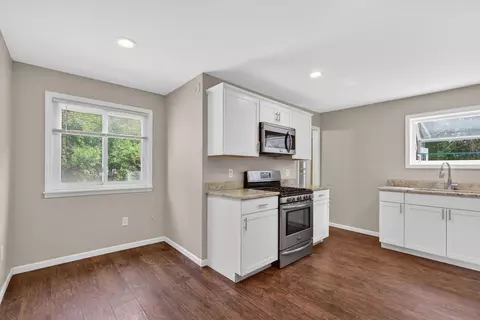 Kitchen - 539 Jacqueline St, Jackson, MI 49202 photo 1 of 6