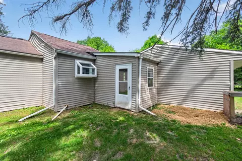 Exterior - 539 Jacqueline St, Jackson, MI 49202 photo 6 of 11