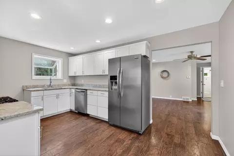 Kitchen - 539 Jacqueline St, Jackson, MI 49202 photo 3 of 6