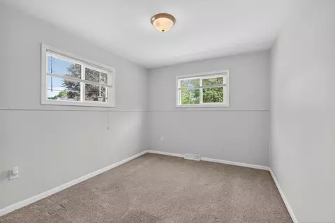 Bedroom - 539 Jacqueline St, Jackson, MI 49202 photo 2 of 7