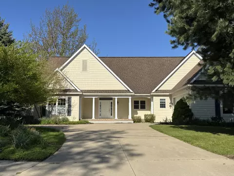 114 N Washington St, Douglas, MI 49406