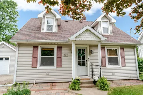 420 Oakhurst Ave, Kalamazoo, MI 49001