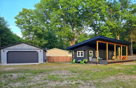 7949 W Fox Rd, Mears, MI 49436