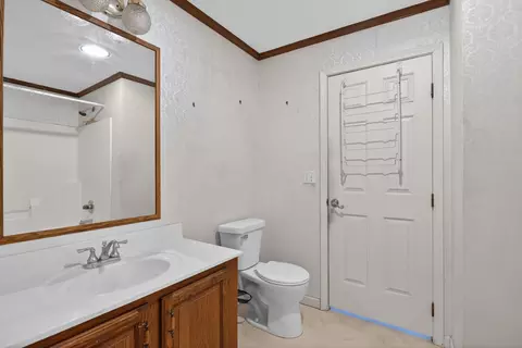 Bath - 3635 Hart Rd, Jackson, MI 49201 photo 4 of 5